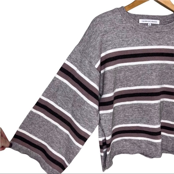 Cupcakes & Cashmere Armour Striped Sweater Bell Sleeve Size Small - Picture 4 of 10